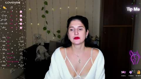 Snapshot of alianna_solo_kiss chatting on January 21, 9:35 am Alianna online show from January 21, 9:35 am