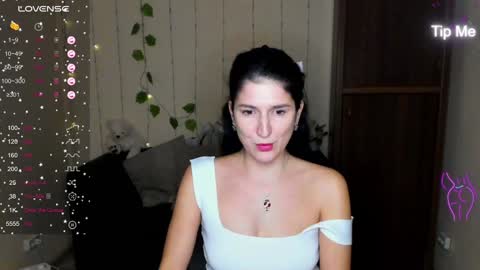 Snapshot of alianna_solo_kiss chatting on January 25, 12:26 pm Alianna online show from January 25, 12:26 pm