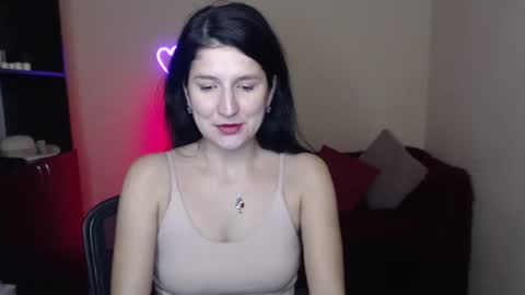 Snapshot of alianna_solo_kiss chatting on February 2, 12:24 pm Alianna online show from February 2, 12:24 pm