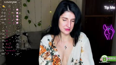 Snapshot of alianna_solo_kiss chatting on February 4, 3:26 pm Alianna online show from February 4, 3:26 pm