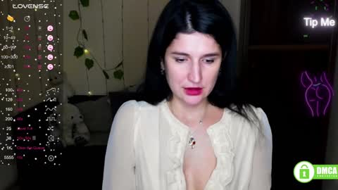 Snapshot of alianna_solo_kiss chatting on February 5, 9:46 am Alianna online show from February 5, 9:46 am