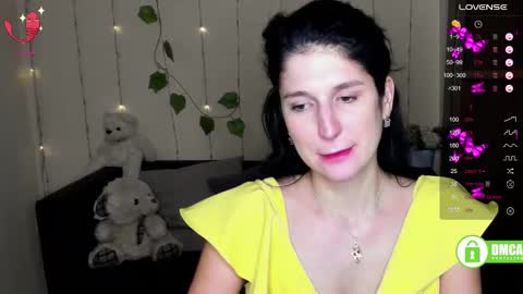 Snapshot of alianna_solo_kiss chatting on February 12, 12:55 pm Alianna online show from February 12, 12:55 pm