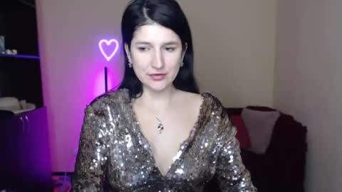 Snapshot of alianna_solo_kiss chatting on February 19, 6:33 am Alianna online show from February 19, 6:33 am