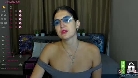 Snapshot of alianna_solo_kiss chatting on September 23, 5:32 am Alianna online show from September 23, 5:32 am