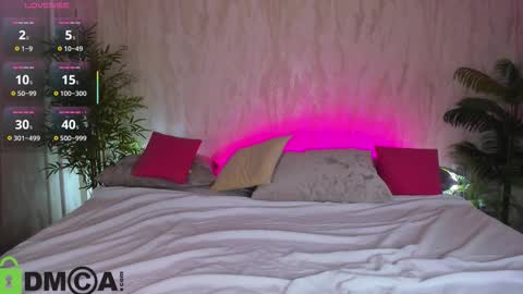 alic_black online show from November 20, 12:44 am