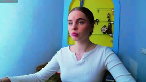 alice online show from April 24, 5:15 pm