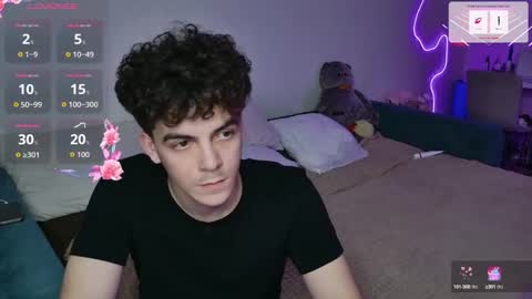 Snapshot of alice118james chatting on October 2, 6:26 pm alice and james online show from October 2, 6:26 pm