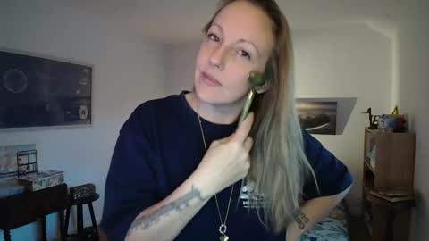 Alice online show from November 15, 7:38 am