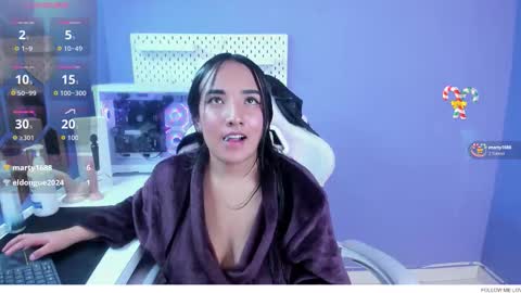 Snapshot of alice_26__ chatting on November 11, 2:06 pm alice_26__ online show from November 11, 2:06 pm