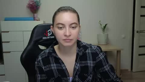 Alice online show from December 18, 4:13 pm