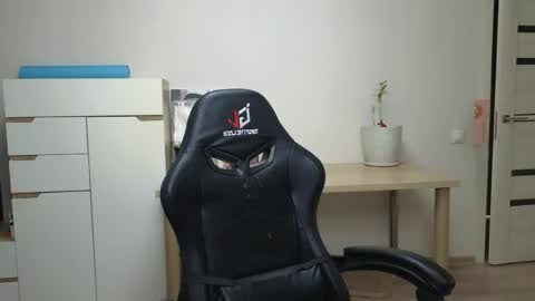 Alice online show from April 22, 6:20 pm