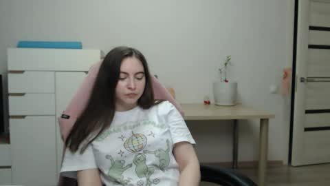 Snapshot of alice_________________________ chatting on May 14, 5:53 pm Alice online show from May 14, 5:53 pm