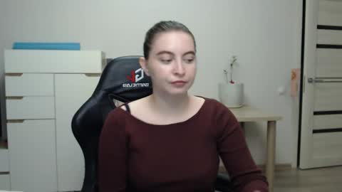 Snapshot of alice_________________________ chatting on May 26, 7:10 pm Alice online show from May 26, 7:10 pm