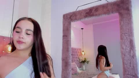 Snapshot of alice__bennett chatting on April 13, 3:17 pm Alice online show from April 13, 3:17 pm