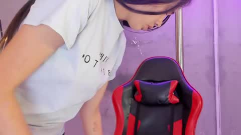 Alice Susan online show from April 21, 1:42 am