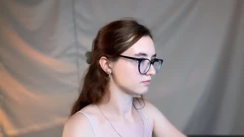 Snapshot of alice_alarcon chatting on November 6, 12:50 pm Hey Im Alice online show from November 6, 12:50 pm