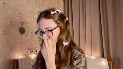 Snapshot of alice_alarcon chatting on November 14, 10:07 pm Hey Im Alice online show from November 14, 10:07 pm