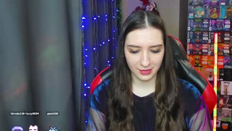 Snapshot of alice_bailey chatting on December 24, 6:28 pm Alice online show from December 24, 6:28 pm