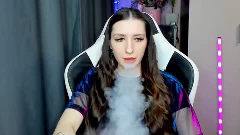 Snapshot of alice_bailey chatting on October 6, 12:24 pm Alice online show from October 6, 12:24 pm