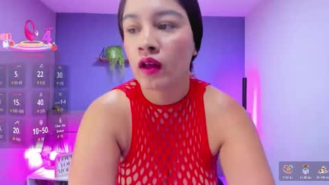 alice_brookss_ online show from December 3, 12:36 pm