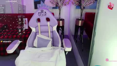 Snapshot of alice_candace chatting on February 11, 9:20 am Alice online show from February 11, 9:20 am