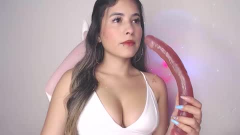 Snapshot of alice_cespedes chatting on October 23, 10:19 pm alice_cespedes online show from October 23, 10:19 pm