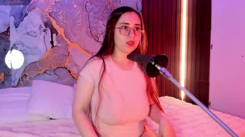 Snapshot of alice_cute77 chatting on October 7, 2:42 am Mey online show from October 7, 2:42 am