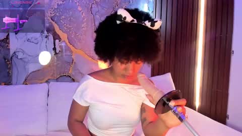 Snapshot of alice_cute77 chatting on October 7, 9:23 pm Mey online show from October 7, 9:23 pm