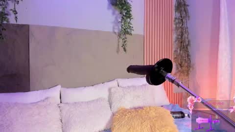 Mey online show from March 22, 4:32 pm