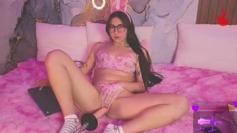 Snapshot of alice_cute77 chatting on June 3, 2:33 pm Mey online show from June 3, 2:33 pm
