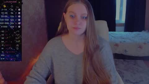 Snapshot of alice_dreamgirl_ chatting on February 2, 11:19 am Alice 3 online show from February 2, 11:19 am