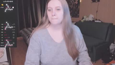 Snapshot of alice_dreamgirl_ chatting on September 24, 8:50 am Alice 3 online show from September 24, 8:50 am