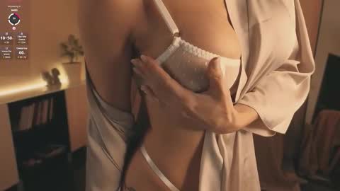 alice_eva online show from November 25, 1:55 pm