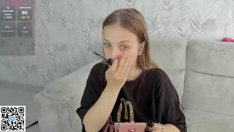 alice_halle online show from August 6, 6:15 am