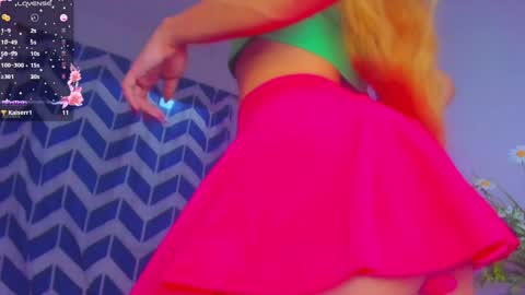 Snapshot of alice_lacroux chatting on January 17, 5:11 am Alice online show from January 17, 5:11 am