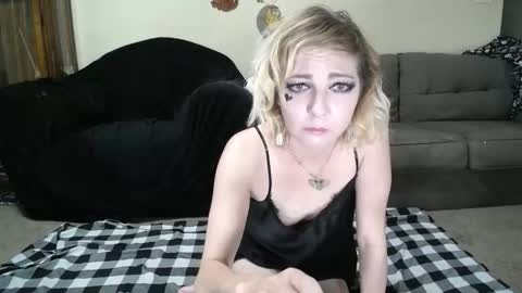 Snapshot of alice_leray chatting on June 8, 2:12 am alice_leray online show from June 8, 2:12 am