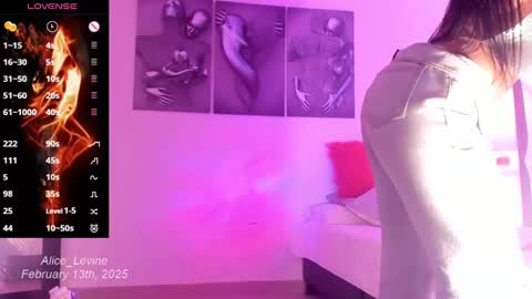 Alice  online show from February 13, 10:00 pm