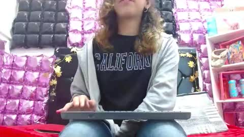 alice online show from October 10, 12:15 pm