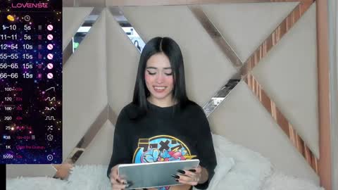 Snapshot of alice_miller_2 chatting on December 2, 8:09 am Call me Alice online show from December 2, 8:09 am