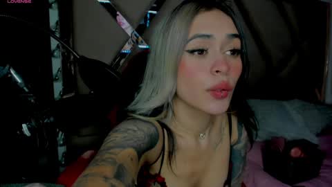 Snapshot of alice_miller_2 chatting on January 27, 6:52 am Call me Alice online show from January 27, 6:52 am