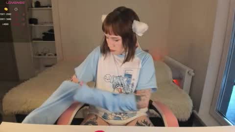  Alice  online show from October 11, 12:15 pm