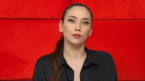 Snapshot of alice_munro chatting on January 15, 5:08 am AliceMunro online show from January 15, 5:08 am