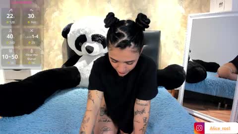 Snapshot of alice_rose5 chatting on October 7, 3:47 am Alice online show from October 7, 3:47 am