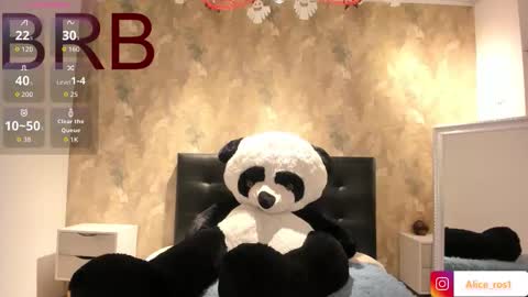 Snapshot of alice_rose5 chatting on October 15, 3:06 am Alice online show from October 15, 3:06 am