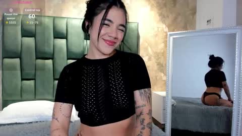 Snapshot of alice_rose5 chatting on November 8, 2:56 am Alice online show from November 8, 2:56 am