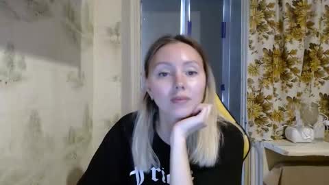 Alice smiles online show from April 15, 11:28 am