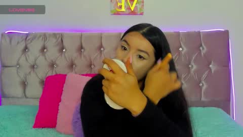 alice_summer1 online show from March 8, 10:57 pm