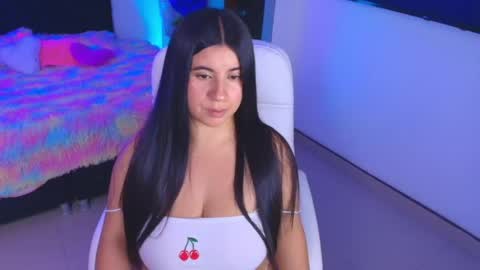 Snapshot of alice_sweet_e chatting on June 6, 1:11 am Alice online show from June 6, 1:11 am