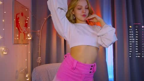 Alice  online show from April 8, 3:56 pm