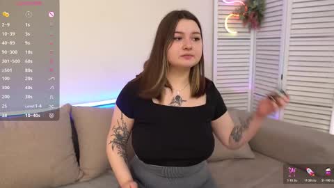 Alice  online show from October 27, 3:38 pm